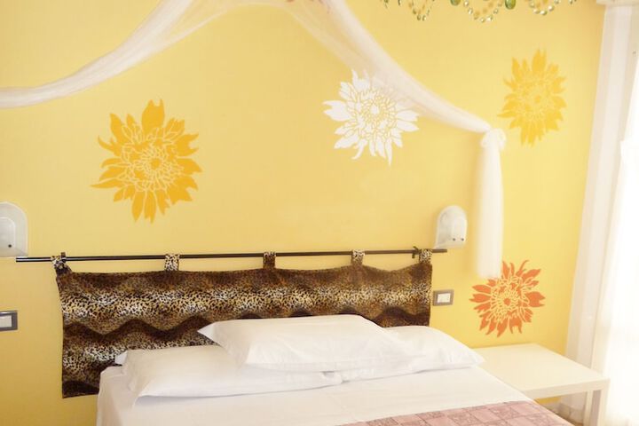 Room 10 of 49