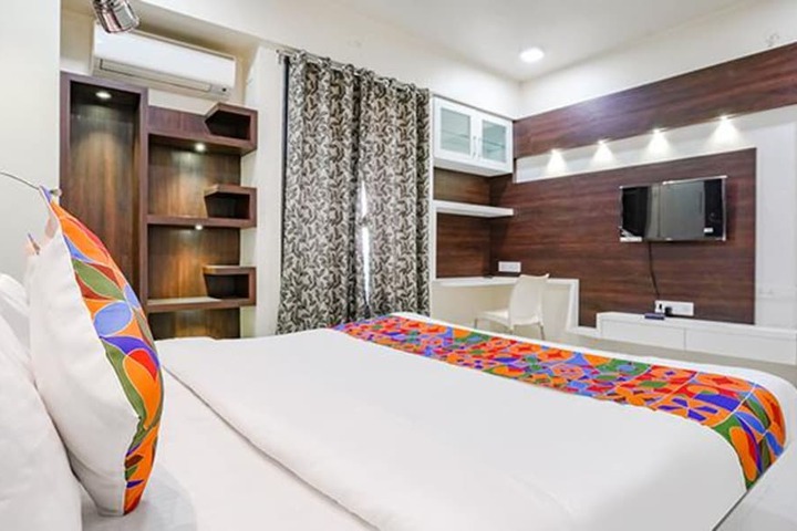 Room 33 of 42