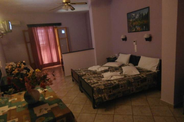 Room 21 of 49