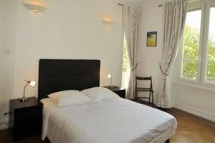 Room 3 of 10