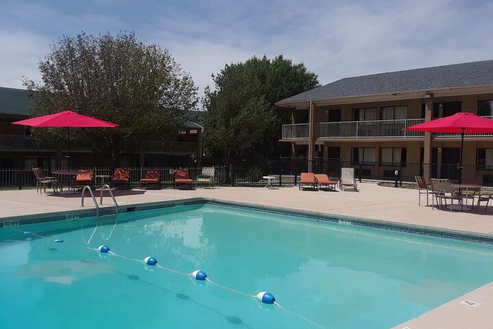 Pool 9 of 25