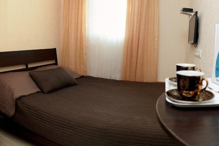 Room 9 of 37