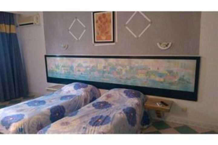 Room 16 of 33