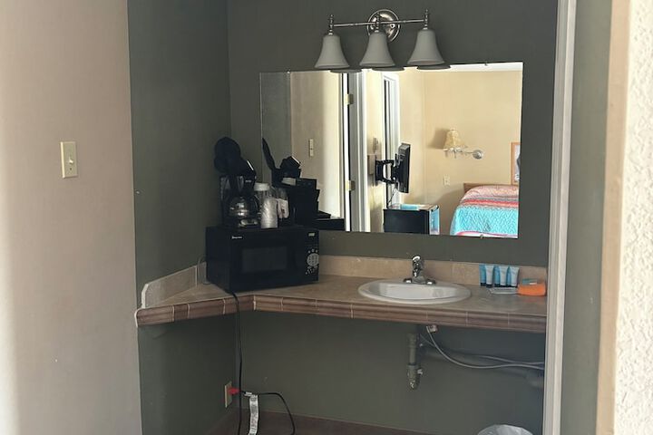 Room 9 of 22