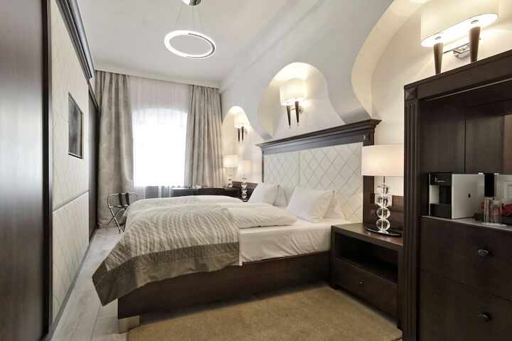 Room 8 of 78