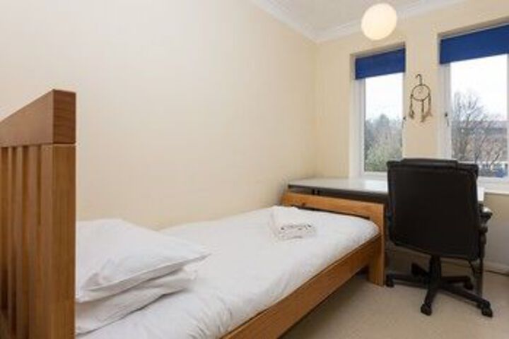 Room 10 of 21