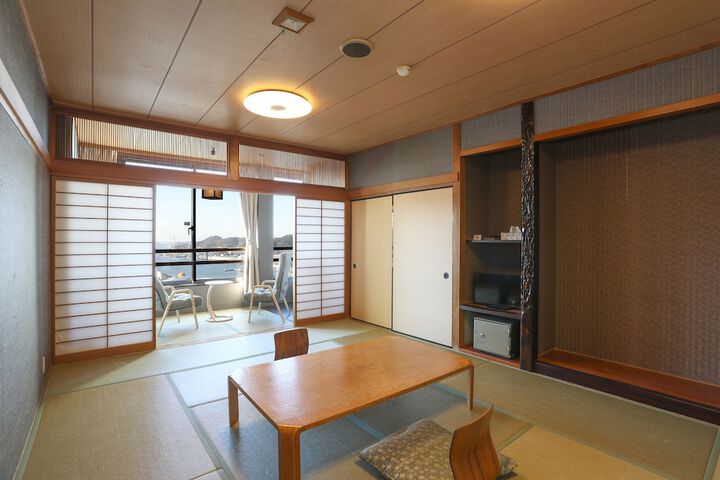 Room 8 of 68