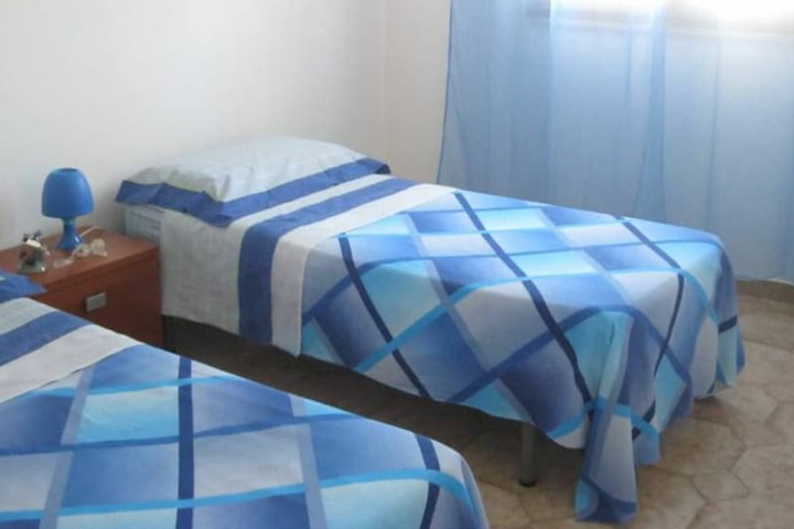 Room 6 of 31