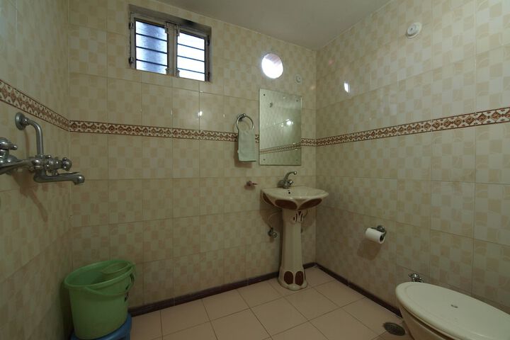Room 4 of 6