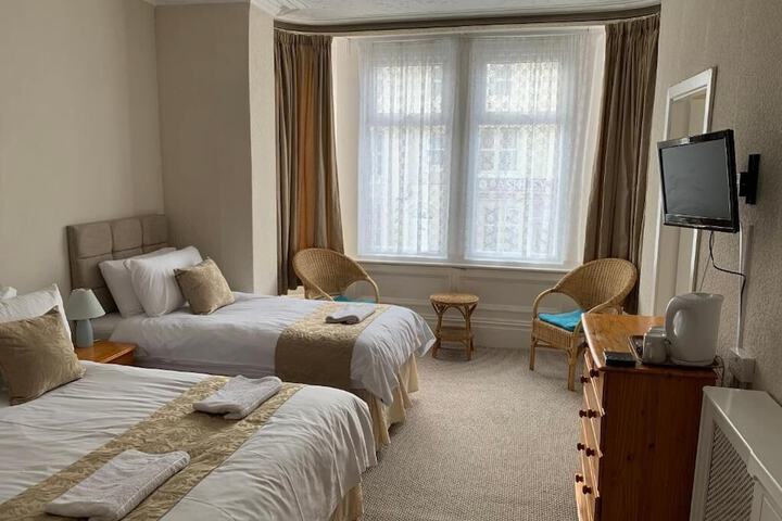 Room 12 of 51