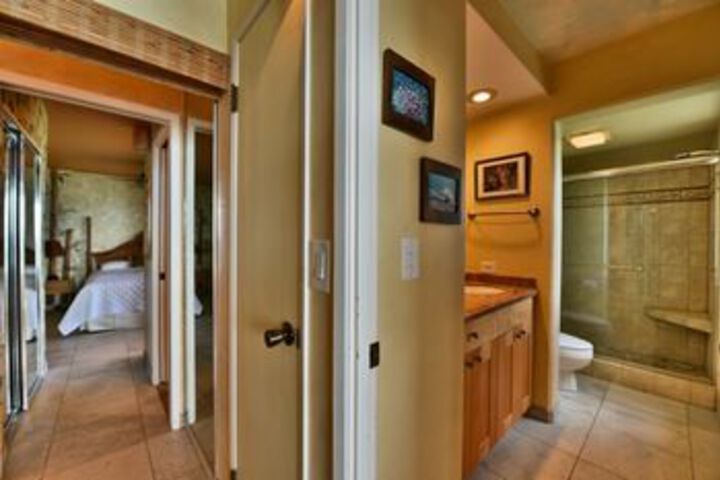 Room 6 of 38
