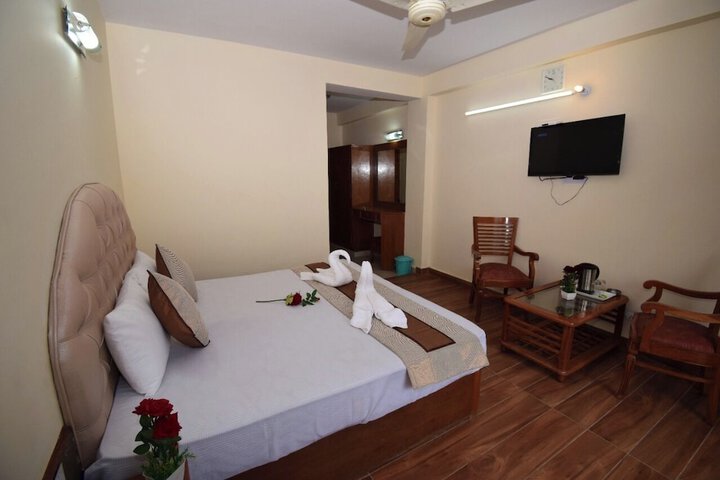 Room 3 of 14