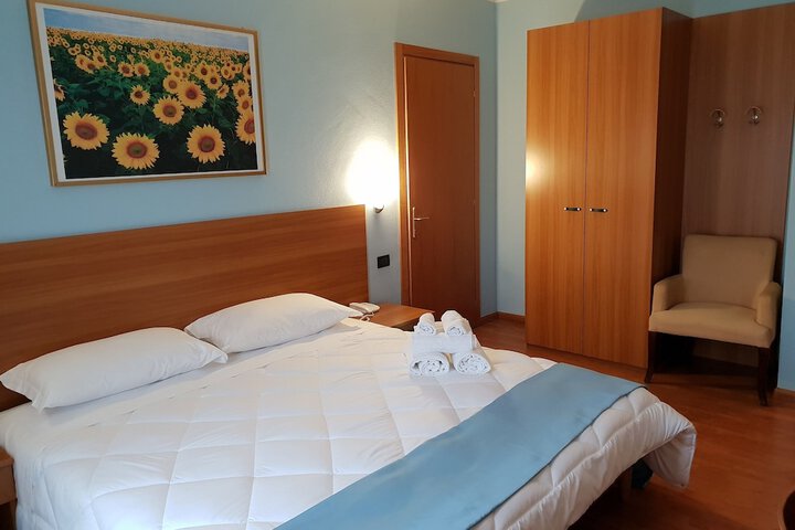 Room 6 of 40