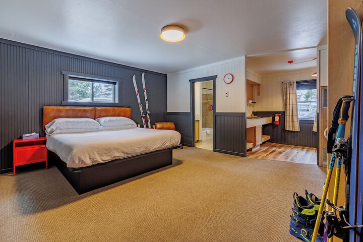 Room 5 of 60
