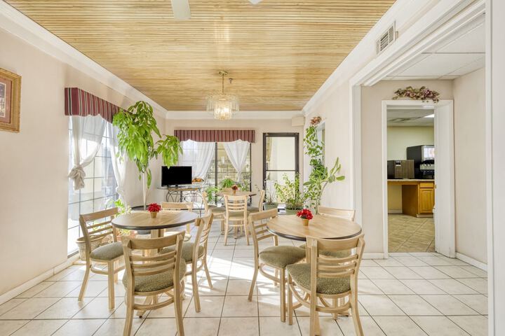 Breakfast/Coffee Service 22 of 30