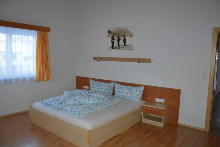 Room 2 of 16