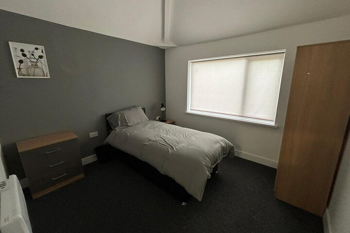 Room 50 of 93