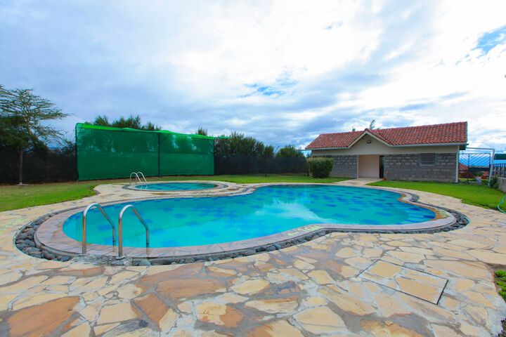 Pool 32 of 56