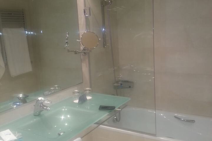 Room 15 of 26