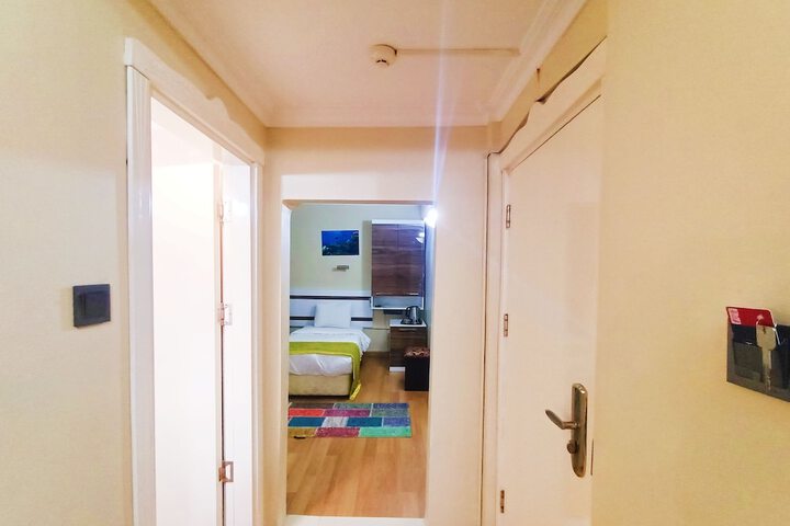 Room 26 of 69