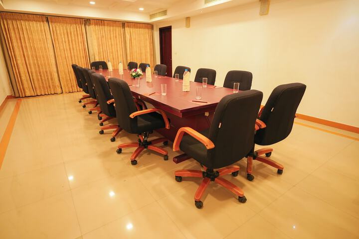Business Center 68 of 77
