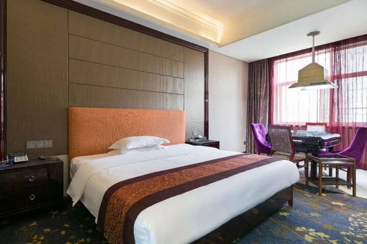 Room 21 of 32