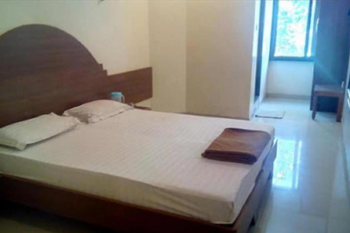 Room 12 of 44