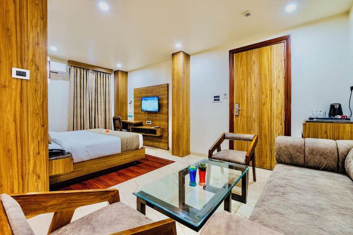 Room 17 of 48