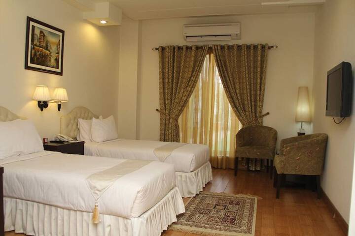 Room 12 of 24
