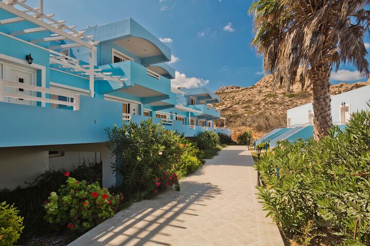 Hotel Exterior 32 of 39