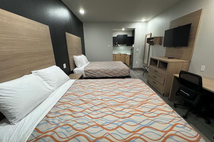 Room 10 of 15