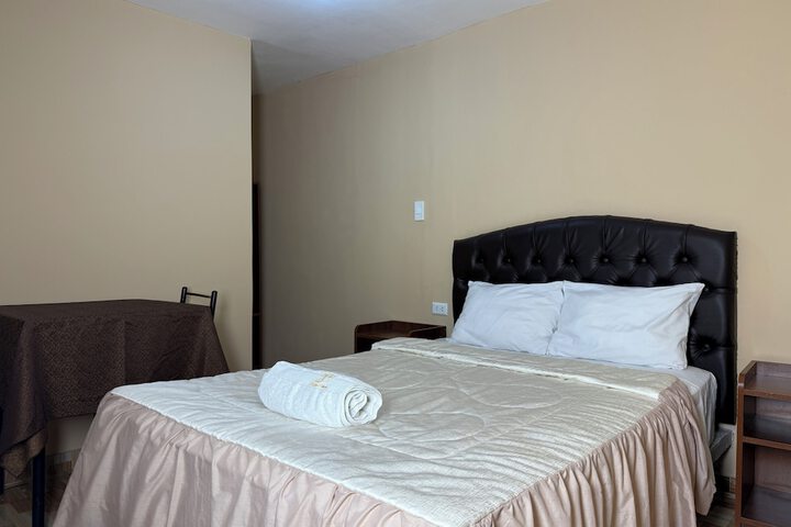 Room 5 of 17