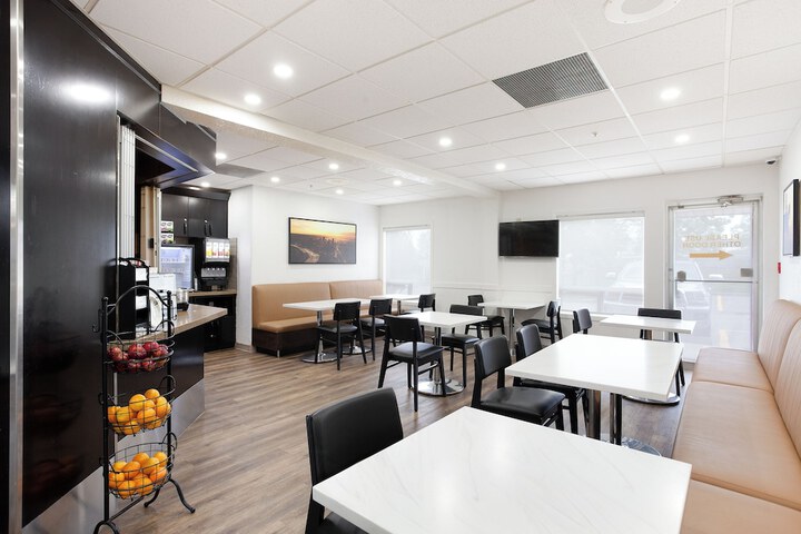 Breakfast/Coffee Service 41 of 49