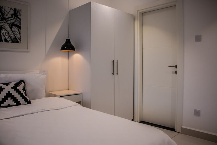 Room 7 of 83