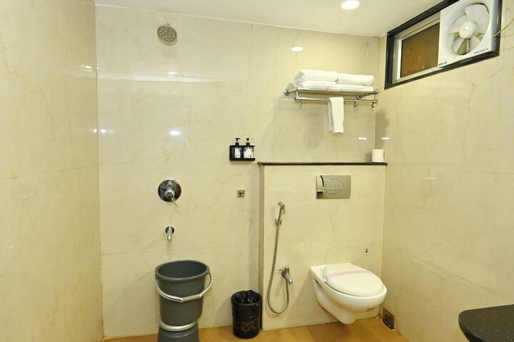 Room 42 of 61
