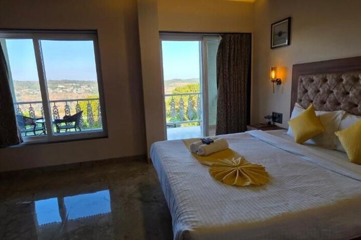 Room 3 of 15