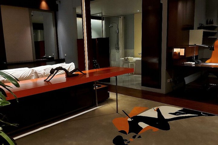 Room 27 of 60