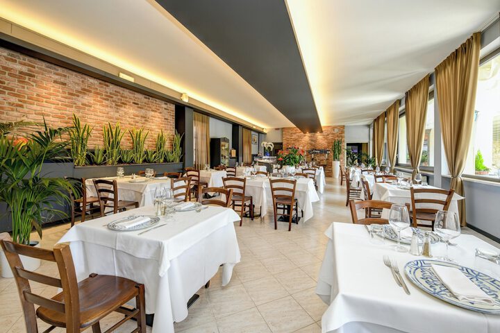 Dining 50 of 104
