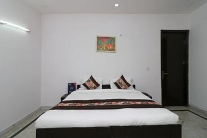 Room 15 of 19
