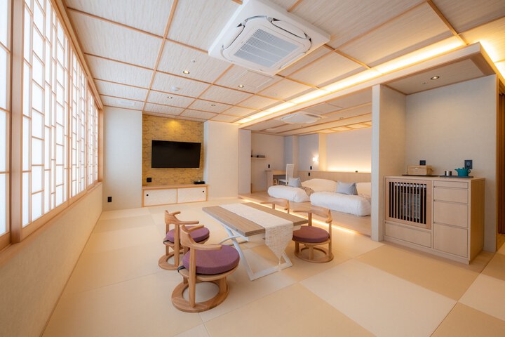 Room 13 of 79
