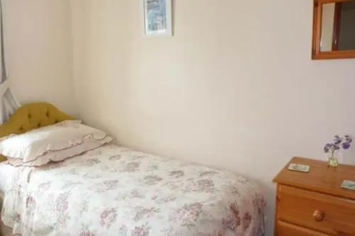 Room 5 of 7