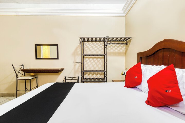 Room 6 of 25