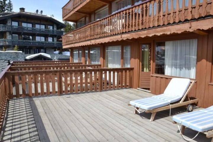 Sundeck 44 of 49