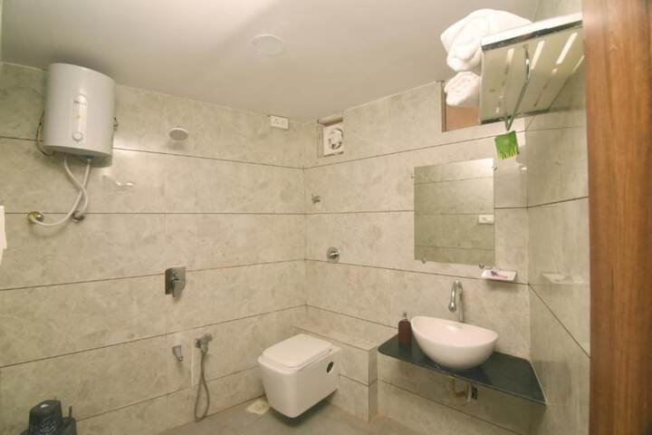 Room 12 of 15