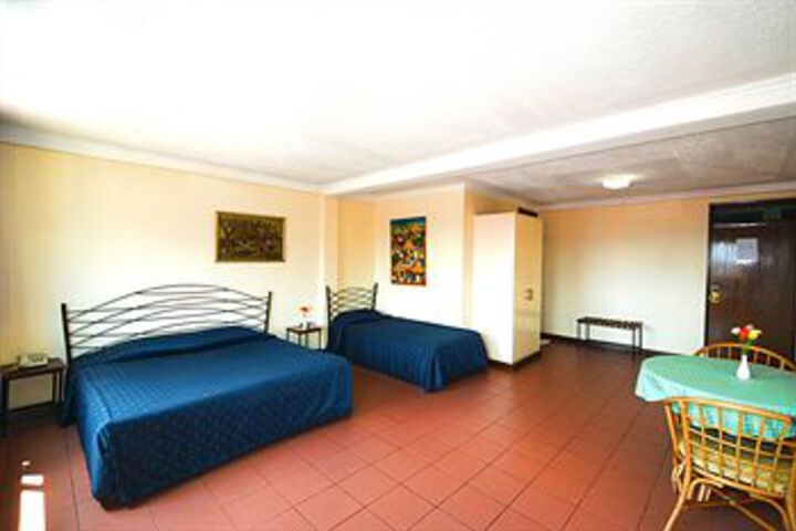 Tourist Hotel