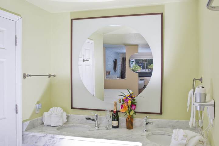 Bathroom sink