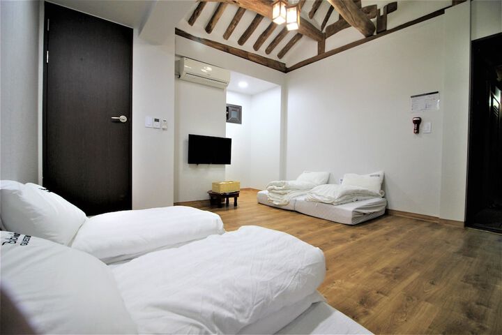 Room 30 of 64
