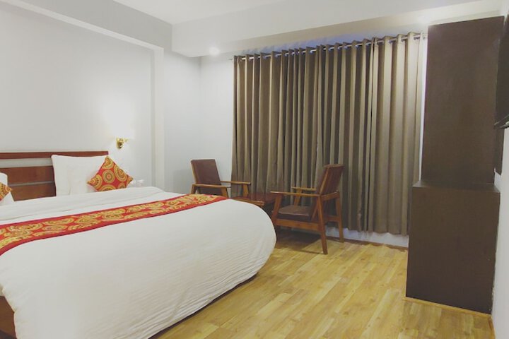 Room 5 of 17