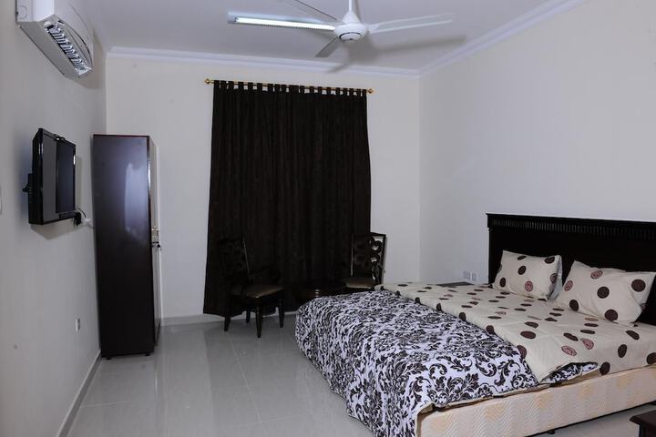 Room 16 of 36