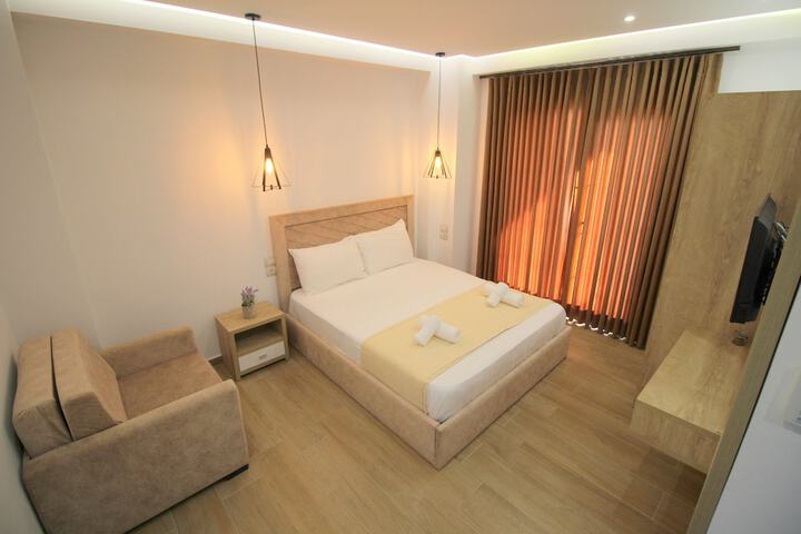 Room 13 of 34